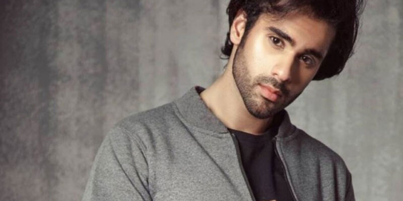 Ameer Gilani: A Rising Star in Pakistani Entertainment